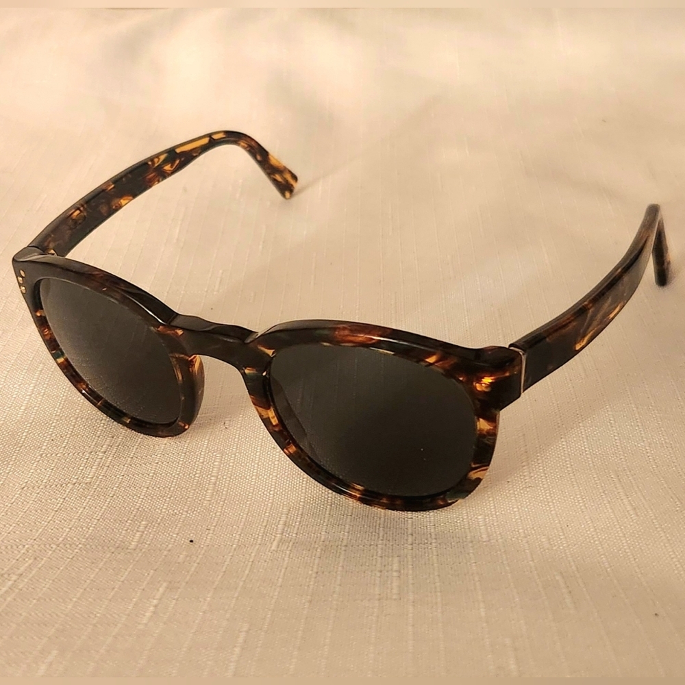 Shauns designed in California Hoy 47-26 sunglasses handmade in Italy Tortoise